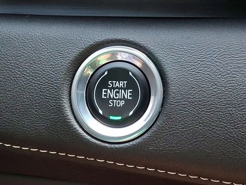 Used 2023 Cadillac Escalade ESV Premium Luxury AWD/4WD image 29