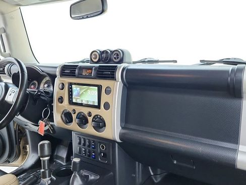 Used 2013 Toyota FJ Cruiser Base image 26