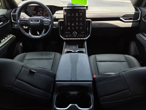 Used 2024 GMC Acadia AT4 w/ Luxury Package AWD/4WD image 19