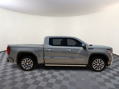 Used 2025 GMC Sierra 1500 Denali AWD/4WD image 5