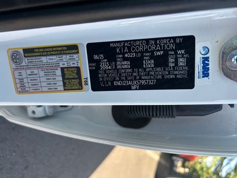 Used 2025 Kia Soul LX FWD image 37