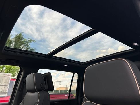 New 2026 GMC Yukon XL Elevation image 15