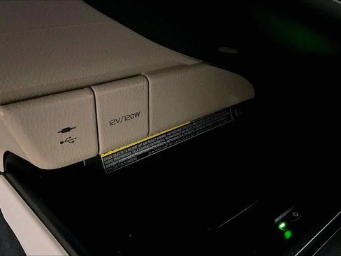 Used 2019 Toyota Camry XLE w/ Navigation Package image 31