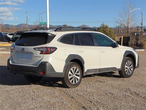 Used 2025 Subaru Outback Premium image 4