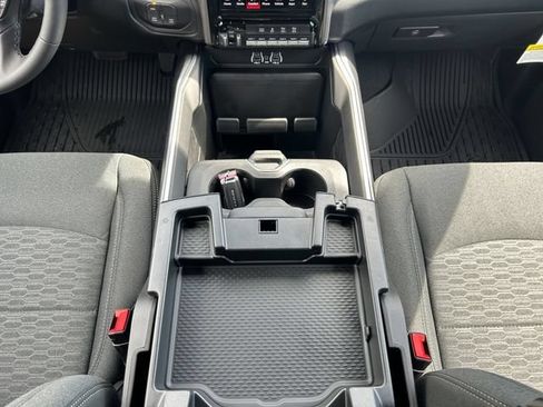 New 2026 RAM 3500 Big Horn AWD/4WD image 22