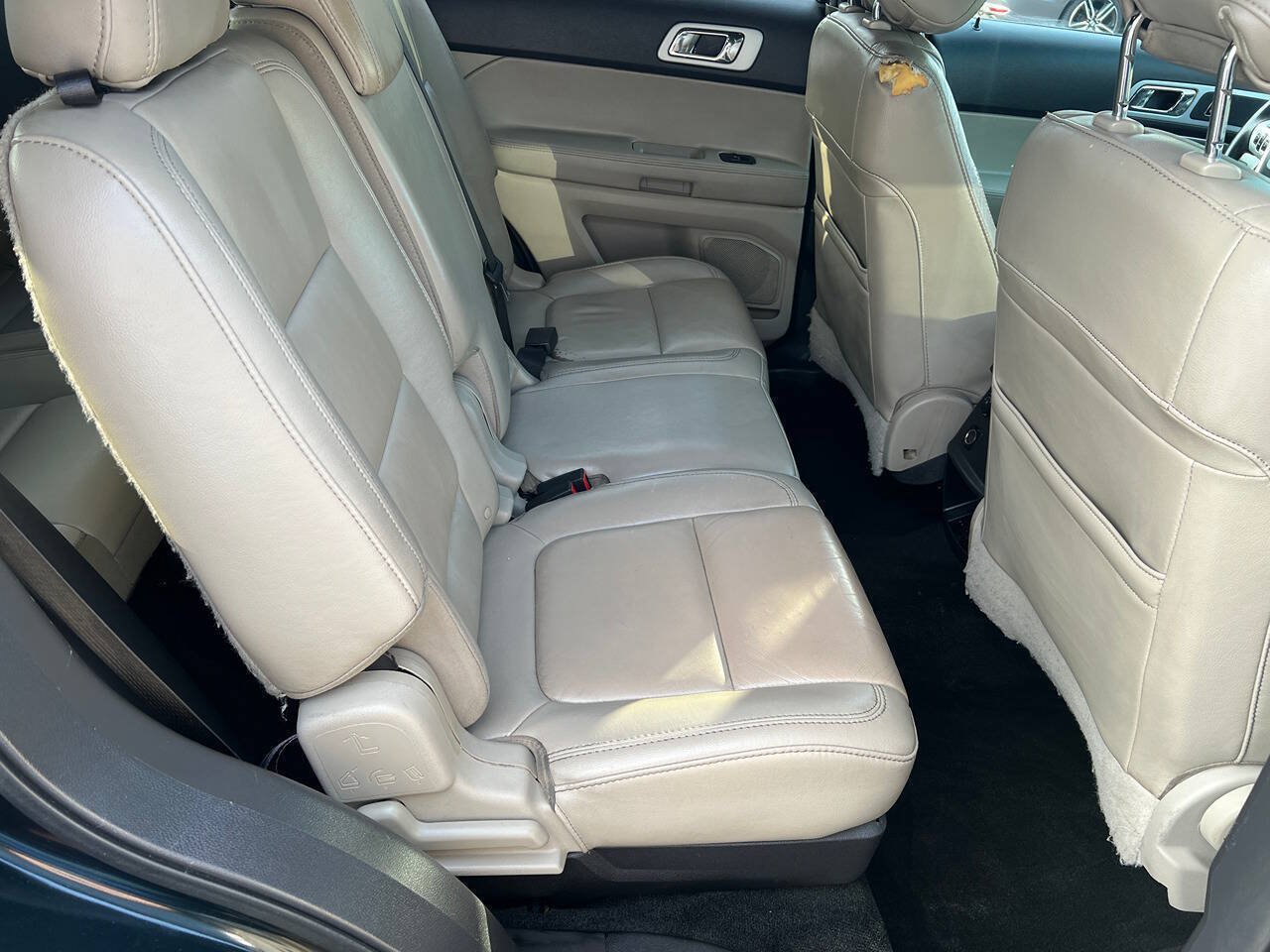 Used 2015 Ford Explorer XLT w/ Equipment Group 202A FWD image 25