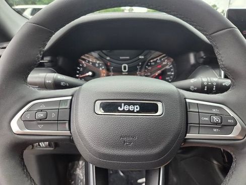 Used 2026 Jeep Compass Latitude AWD/4WD image 24