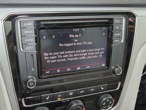 Used 2019 Volkswagen Passat 2.0T Wolfsburg w/ Wheels & Sunroof Package image 33