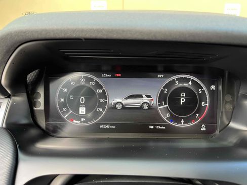 Used 2020 Land Rover Discovery Sport S R-Dynamic image 7