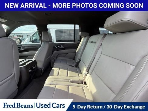 Used 2022 Chevrolet Suburban LT w/ Luxury Package AWD/4WD image 16