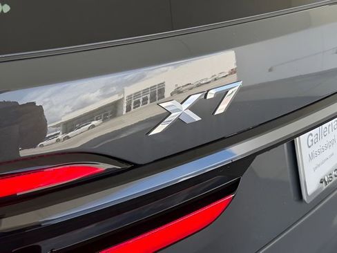 Used 2026 BMW X7 xDrive40i w/ M Sport Package image 12