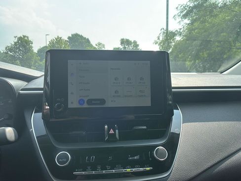 Used 2025 Toyota Corolla LE FWD image 29