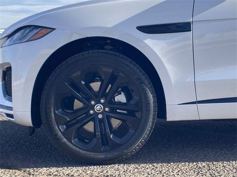 New 2025 Jaguar F-PACE R-Dynamic S image 21