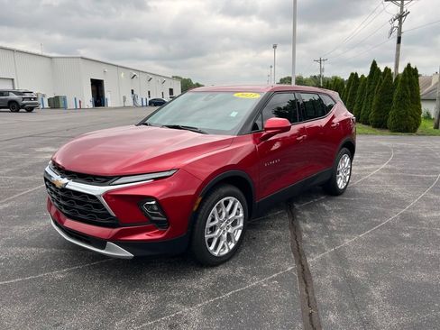 Used 2023 Chevrolet Blazer LT w/ Driver Confidence Package FWD image 3