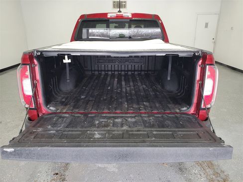 Used 2020 GMC Canyon Denali image 28
