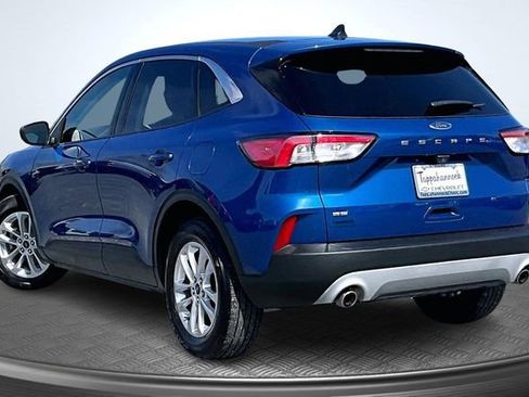 Used 2022 Ford Escape SE image 4