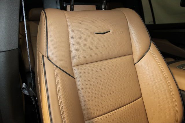 Used 2025 Cadillac Escalade ESV Premium Luxury w/ Touring Package AWD/4WD image 31