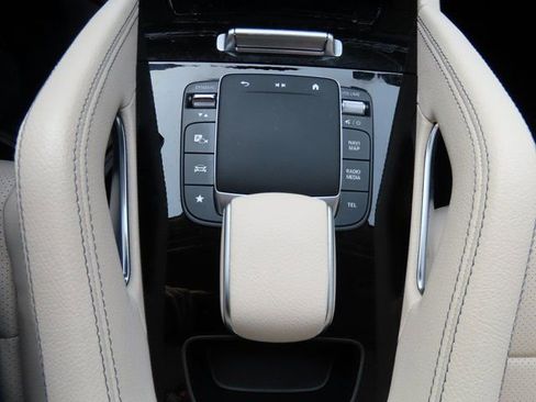 Used 2024 Mercedes-Benz GLE 450 4MATIC image 31