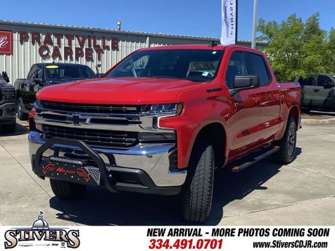 Used 2022 Chevrolet Silverado 1500 LT AWD/4WD image 38