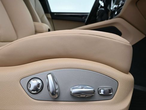 Used 2026 Porsche Macan AWD/4WD image 15