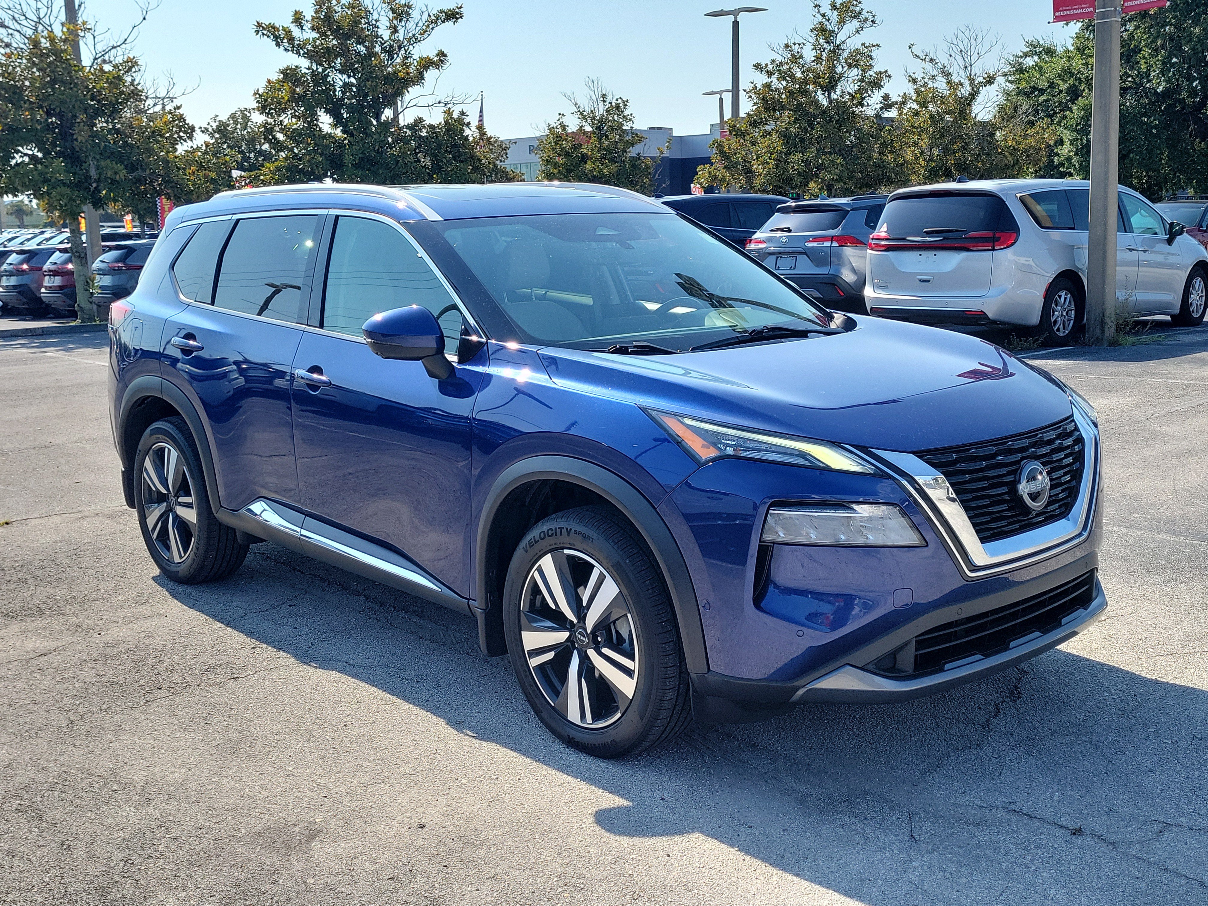 Certified 2023 Nissan Rogue SL w/ SL Premium Package FWD image 3
