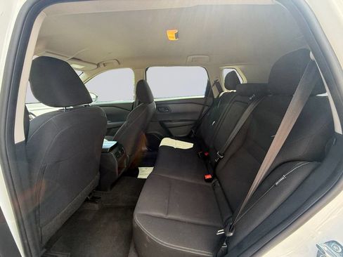 Used 2024 Nissan Rogue S FWD image 17