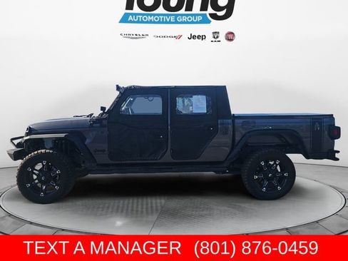 Used 2023 Jeep Gladiator Sport AWD/4WD image 2