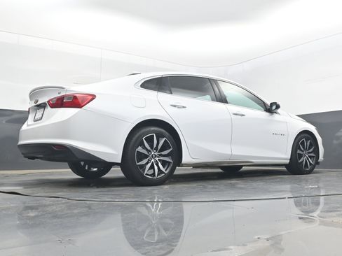 Used 2018 Chevrolet Malibu LT FWD image 29
