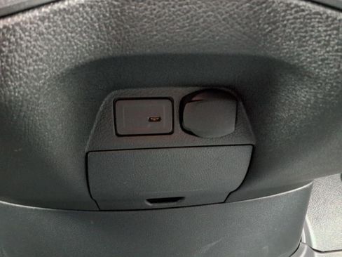 Used 2025 Mercedes-Benz Sprinter 2500 image 24