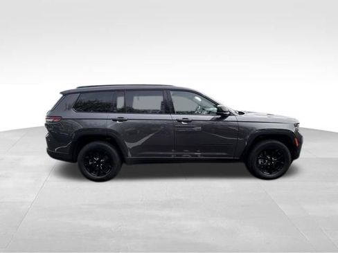 Used 2025 Jeep Grand Cherokee L Laredo AWD/4WD image 9