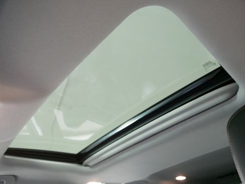 Used 2017 Toyota Highlander Limited image 31