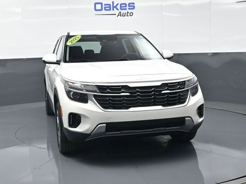 Certified 2025 Kia Seltos LX image 3