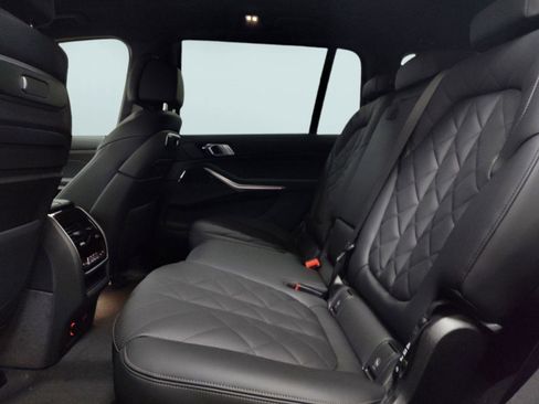 Used 2026 BMW X7 xDrive40i w/ M Sport Package image 21