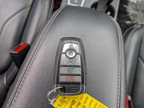 Used 2025 Ford Escape SE w/ PHEV Premium Package FWD image 40
