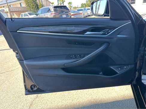 Used 2019 BMW 530e w/ Convenience Package image 15