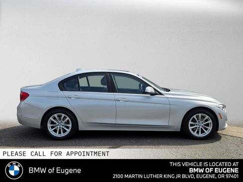 Used 2017 BMW 320i xDrive Sedan AWD/4WD image 2