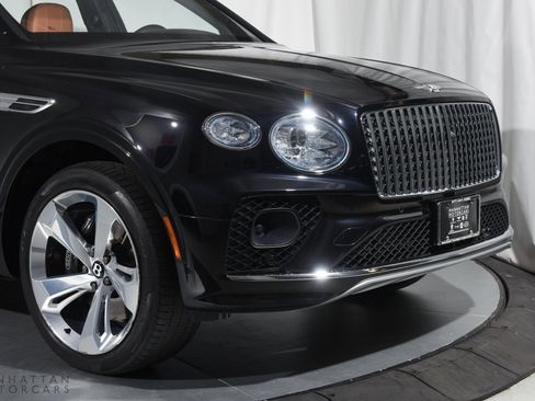Certified 2023 Bentley Bentayga Extended Wheelbase image 13