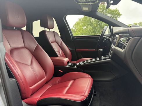 Used 2023 Porsche Macan S AWD/4WD image 5