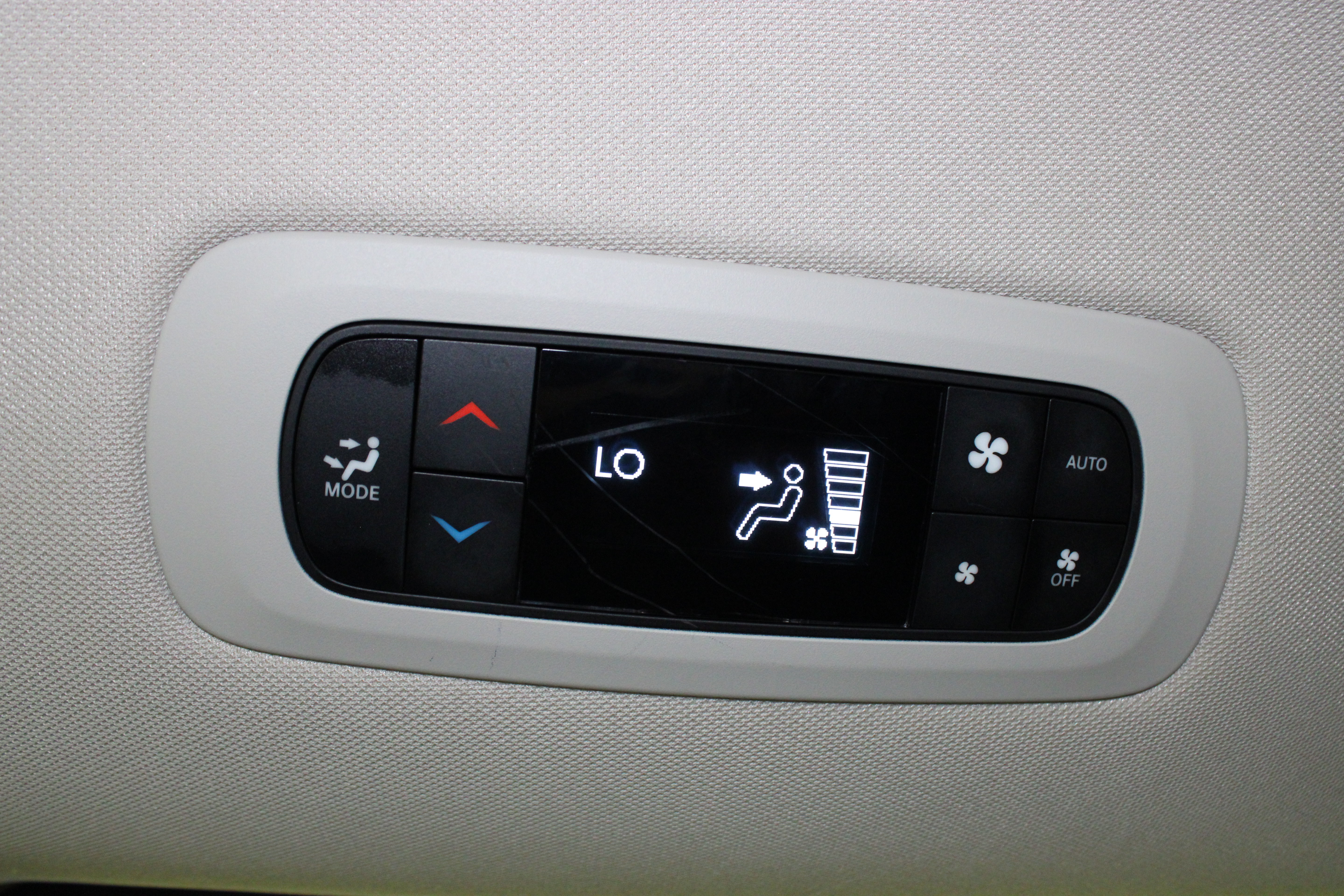 Used 2024 Chrysler Pacifica Touring-L FWD image 16