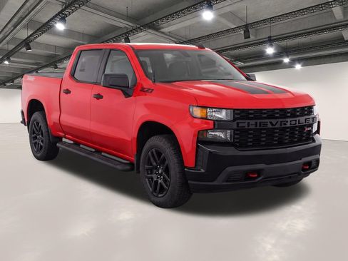Used 2020 Chevrolet Silverado 1500 Custom Trail Boss w/ Custom Convenience Package AWD/4WD image 2