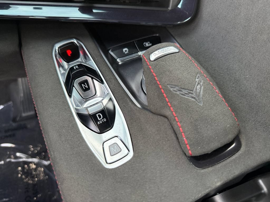 Used 2024 Chevrolet Corvette Stingray Premium Conv w/ Z51 Performance Package RWD image 17
