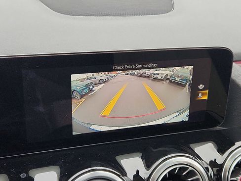 Used 2023 Mercedes-Benz GLA 250 4MATIC image 17