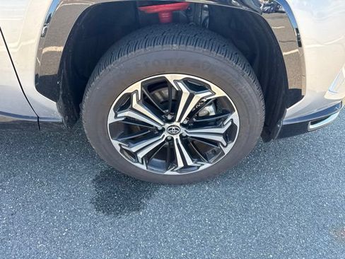 Used 2023 Toyota RAV4 XSE w/ Premium Package AWD/4WD image 10