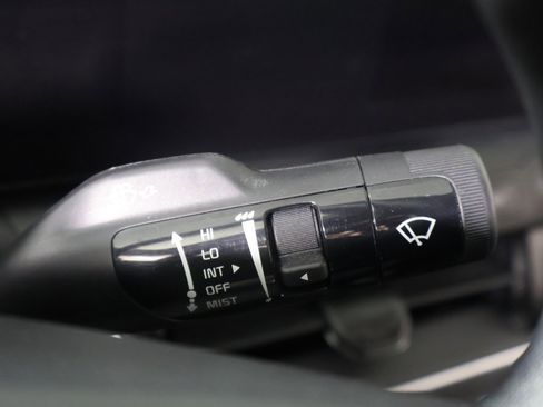 Used 2025 Kia K4 LXS image 38