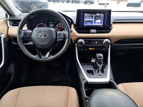 Used 2021 Toyota RAV4 XLE image 15