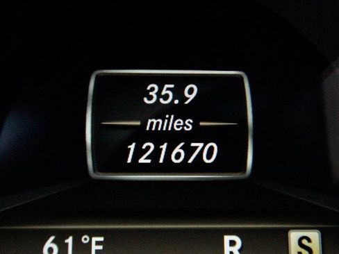 Used 2012 Mercedes-Benz E 350 4MATIC Sedan image 5