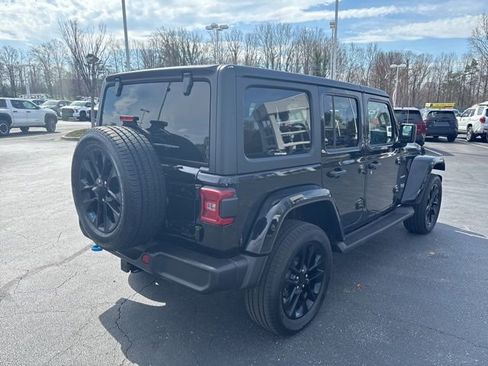 Used 2023 Jeep Wrangler Unlimited Sahara w/ Cold Weather Group image 5