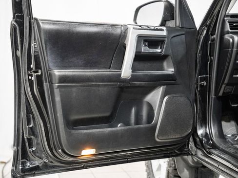 Used 2016 Toyota 4Runner SR5 image 34