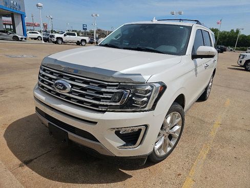 Used 2018 Ford Expedition Limited w/ Equipment Group 302A AWD/4WD image 9