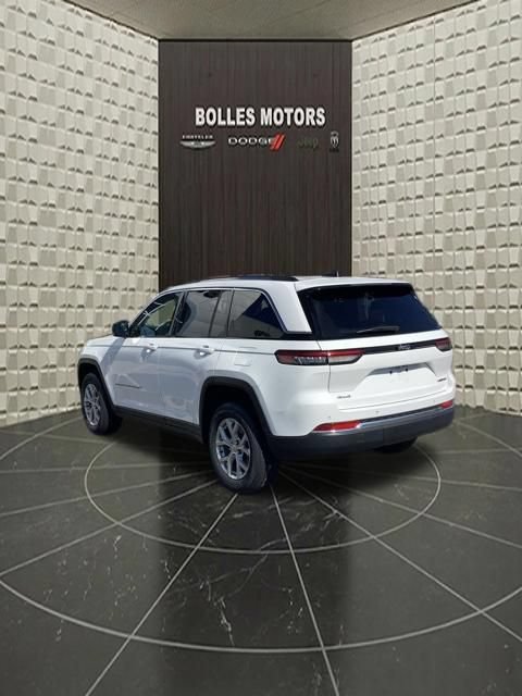 Used 2023 Jeep Grand Cherokee Limited AWD/4WD image 10